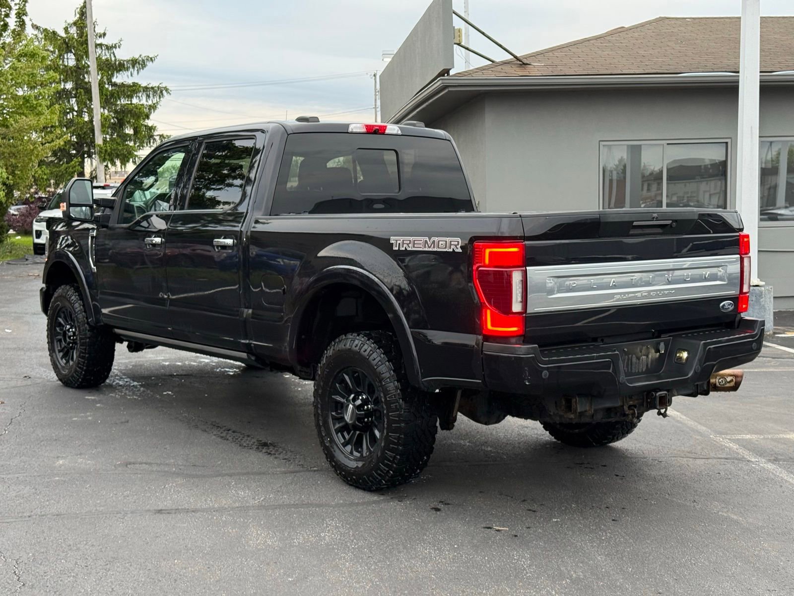 Used 2020 Ford F350 Platinum w/ Tremor Off-Road Package AWD/4WD image 5