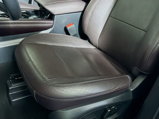 Used 2025 Ford Explorer Platinum w/ LUX Leather Package image 23