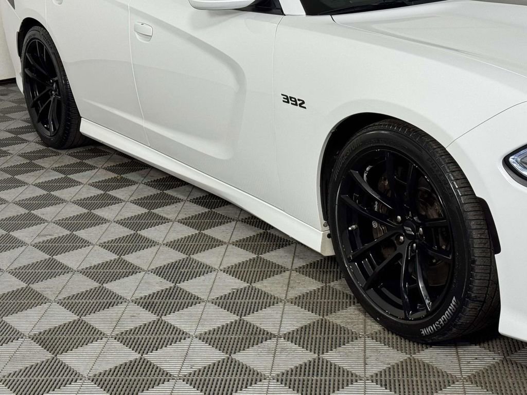 Used 2018 Dodge Charger R/T RWD image 13