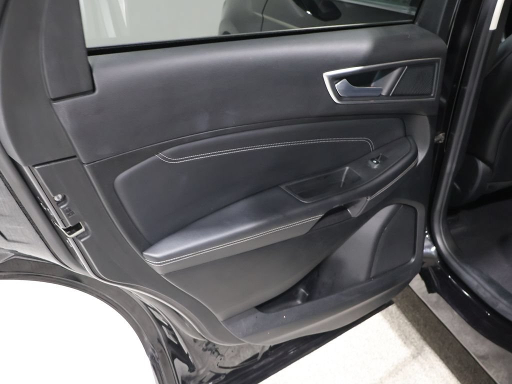 Used 2024 Ford Edge Titanium w/ Equipment Group 301A AWD/4WD image 17