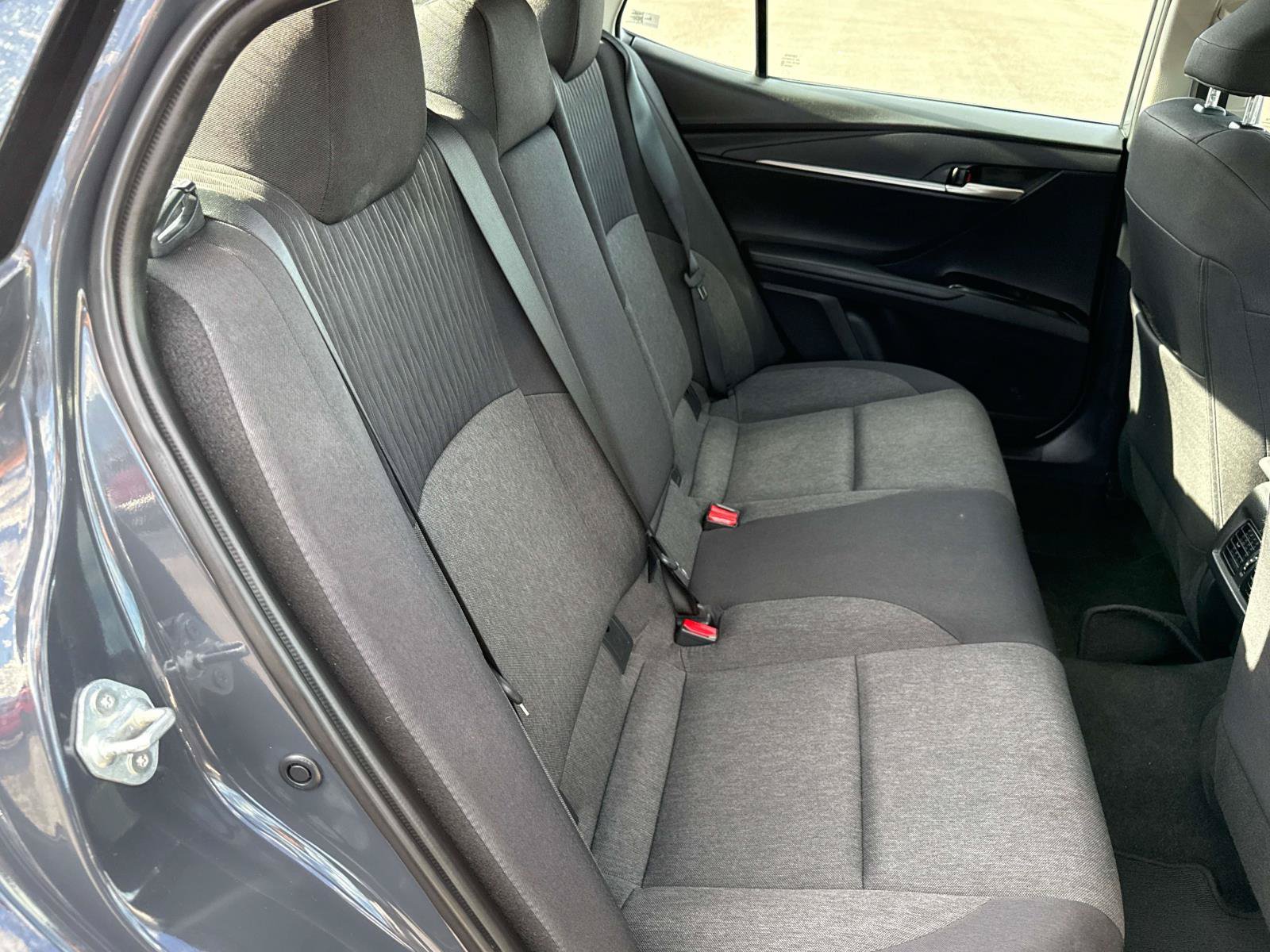 Used 2025 Toyota Camry XLE AWD/4WD image 16