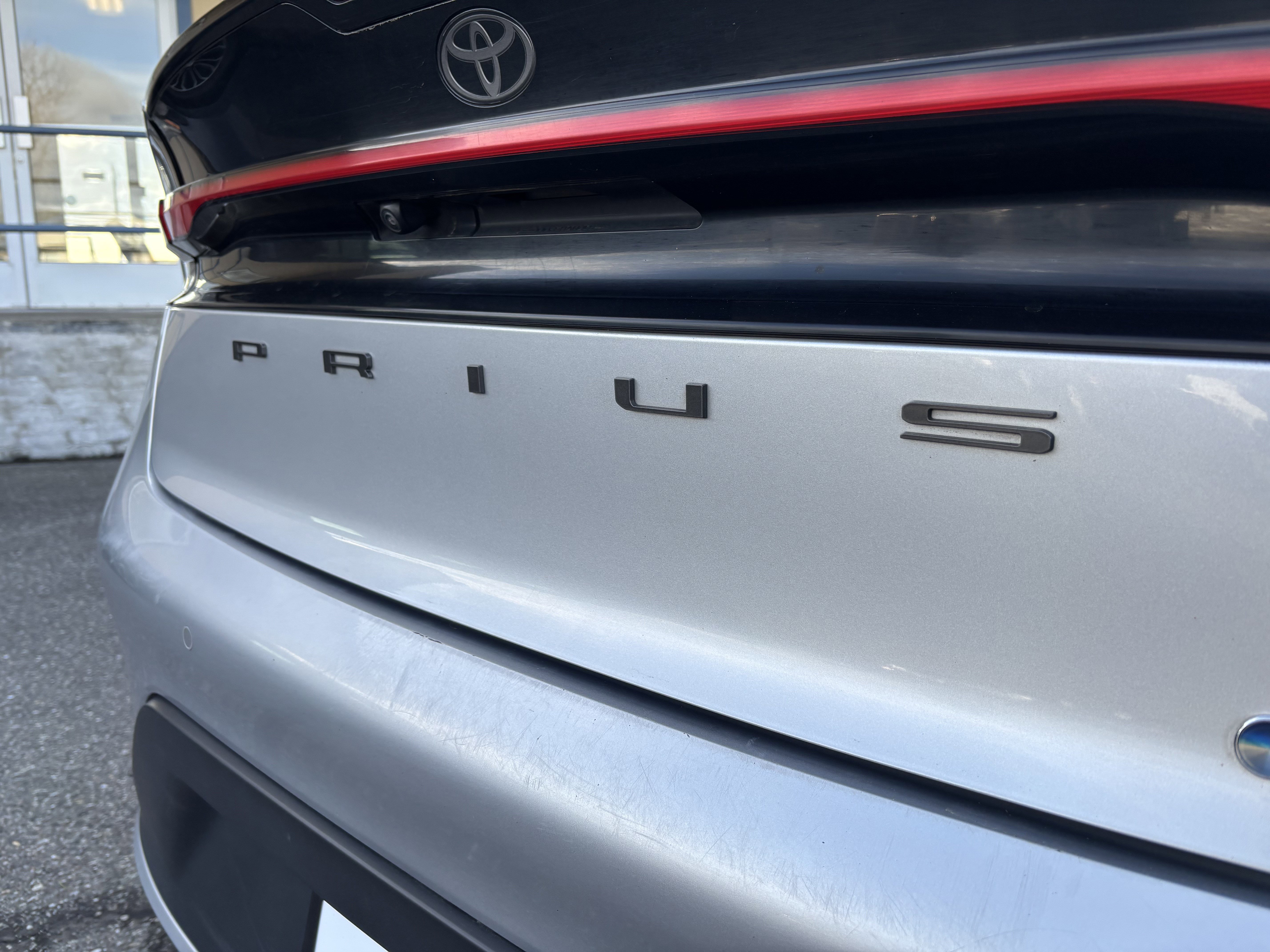 Used 2024 Toyota Prius LE image 9