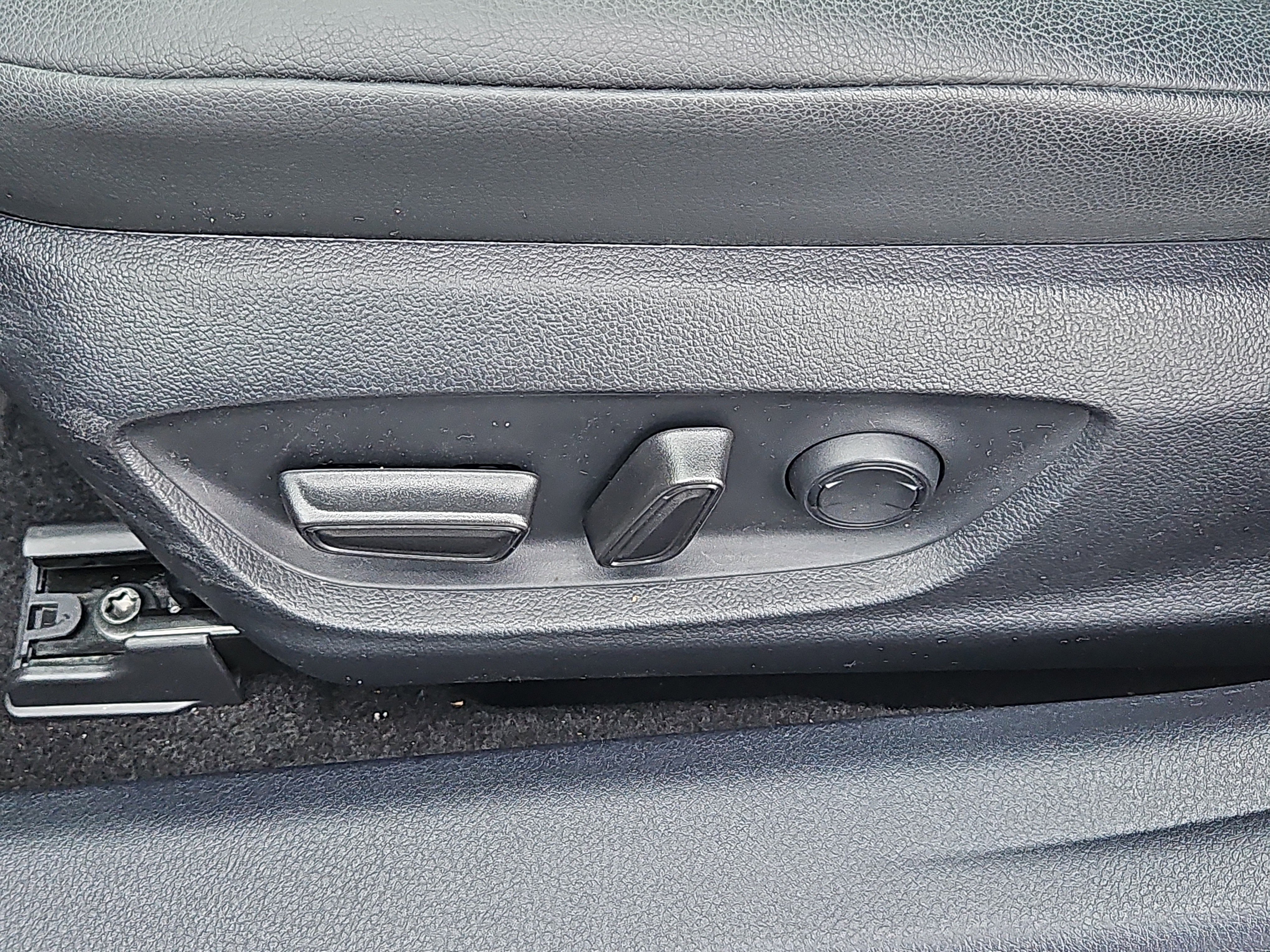 Used 2024 Toyota Camry SE image 11