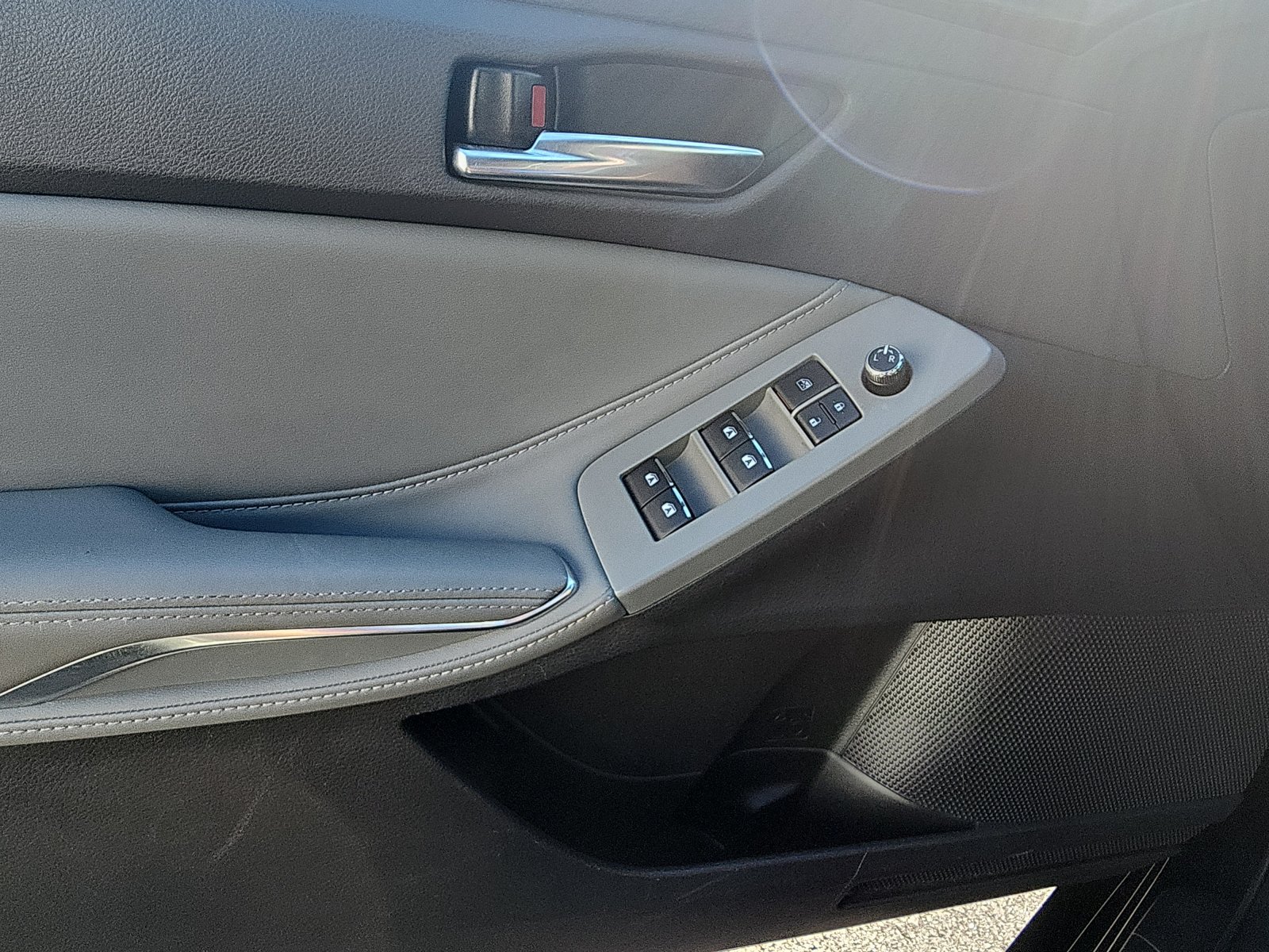 Used 2019 Toyota Avalon XLE w/ Moonroof Package FWD image 18