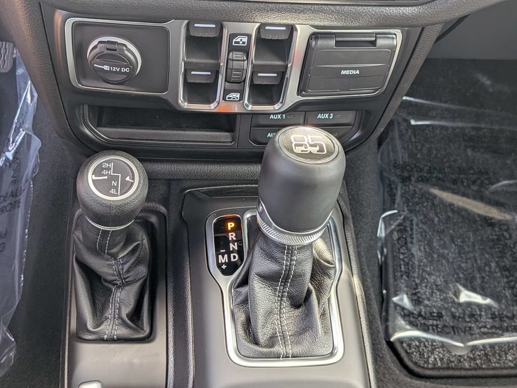 New 2026 Jeep Gladiator Sport AWD/4WD image 19