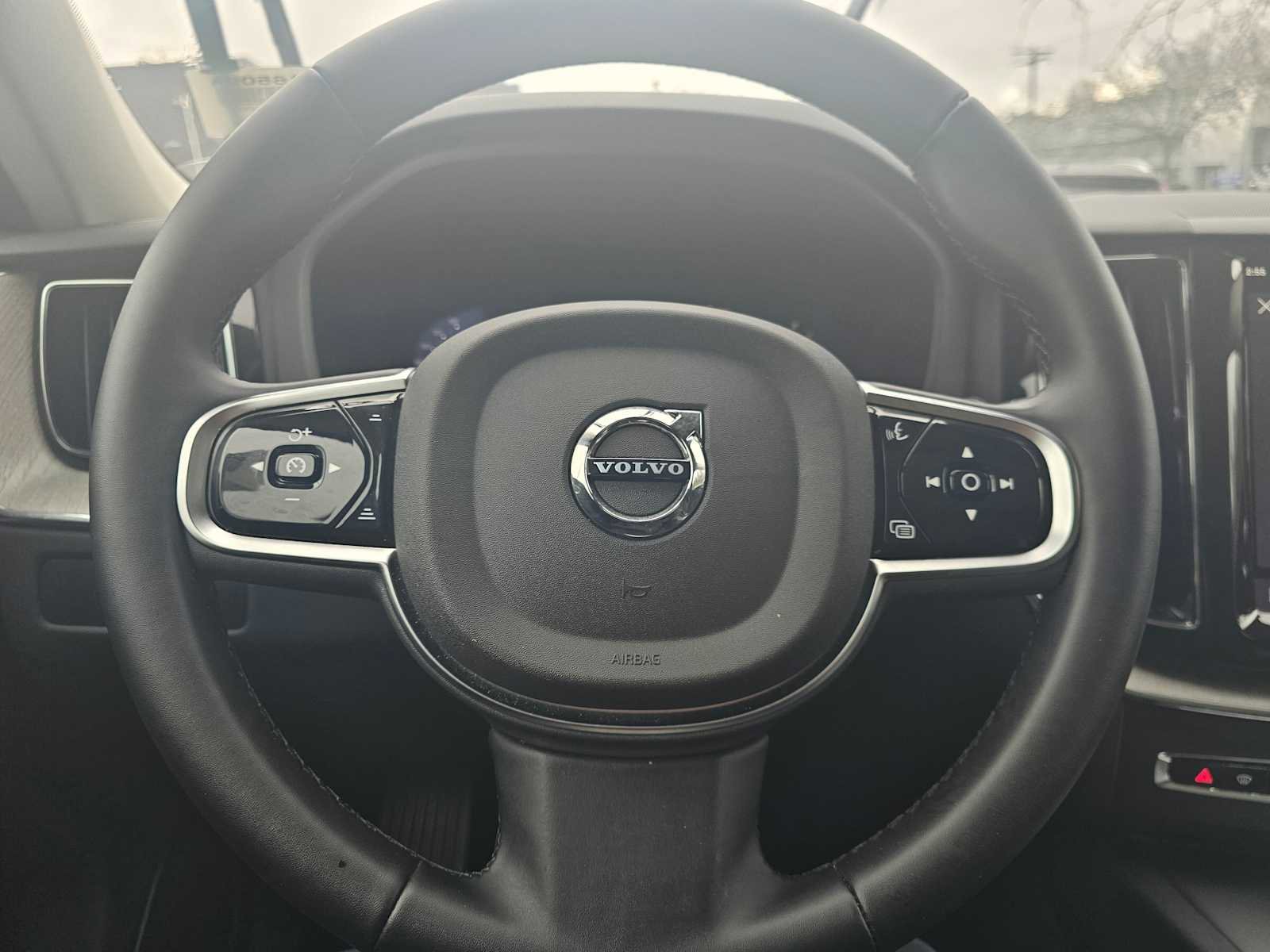 Certified 2025 Volvo XC60 B5 Plus AWD/4WD image 24