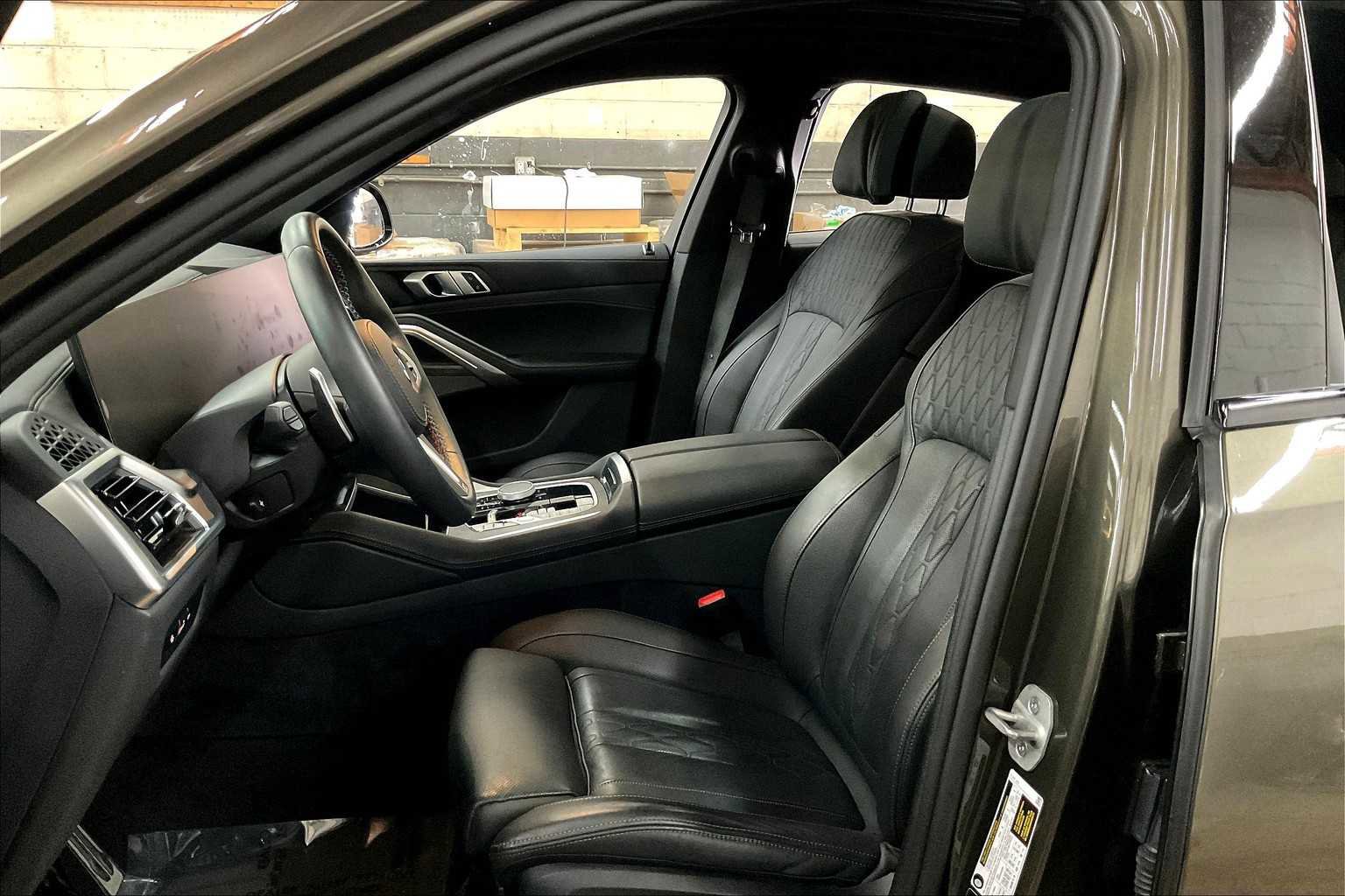 Used 2025 BMW X6 M60i image 28