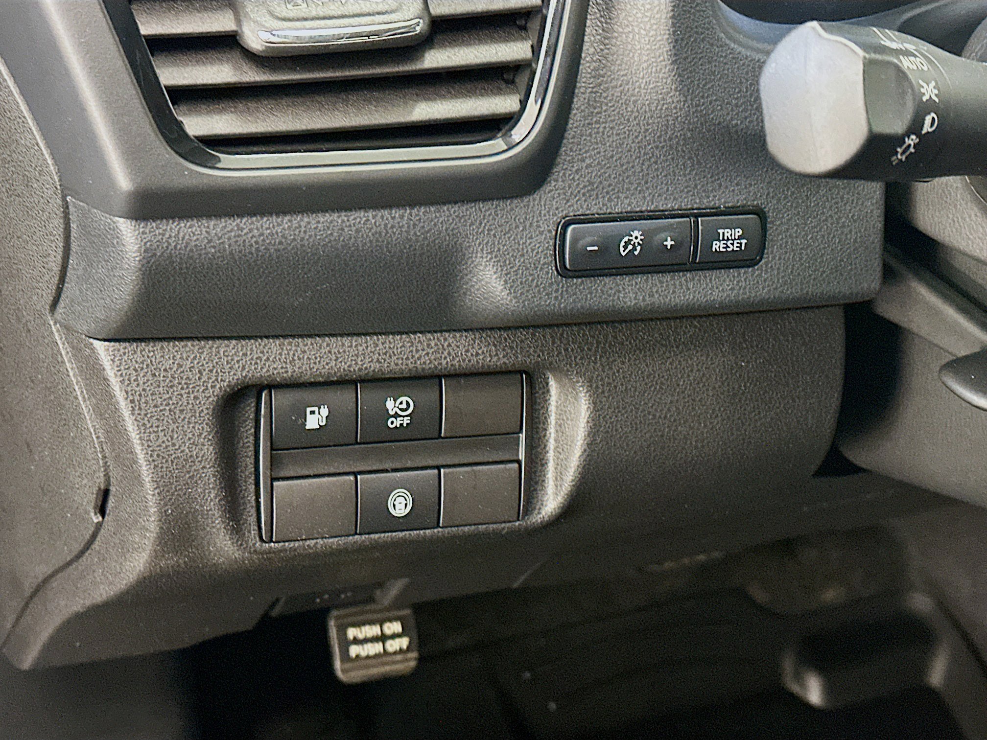 Used 2025 Nissan Leaf S FWD image 17