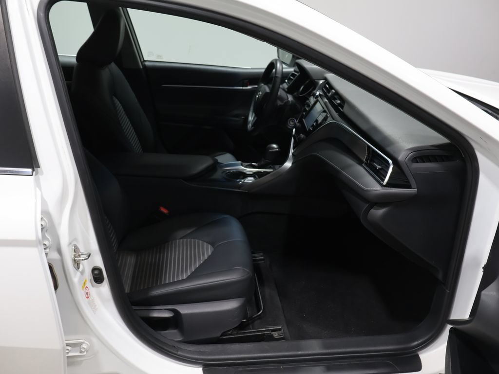 Used 2018 Toyota Camry SE FWD image 22