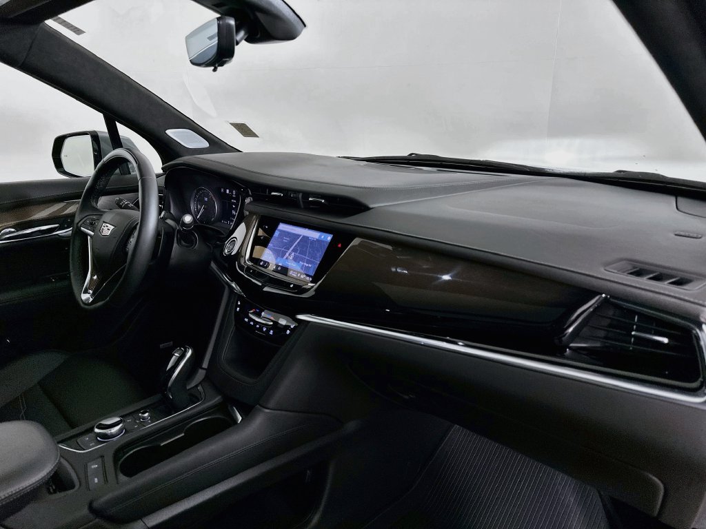 Certified 2025 Cadillac XT6 Premium Luxury w/ Platinum Package AWD/4WD image 39