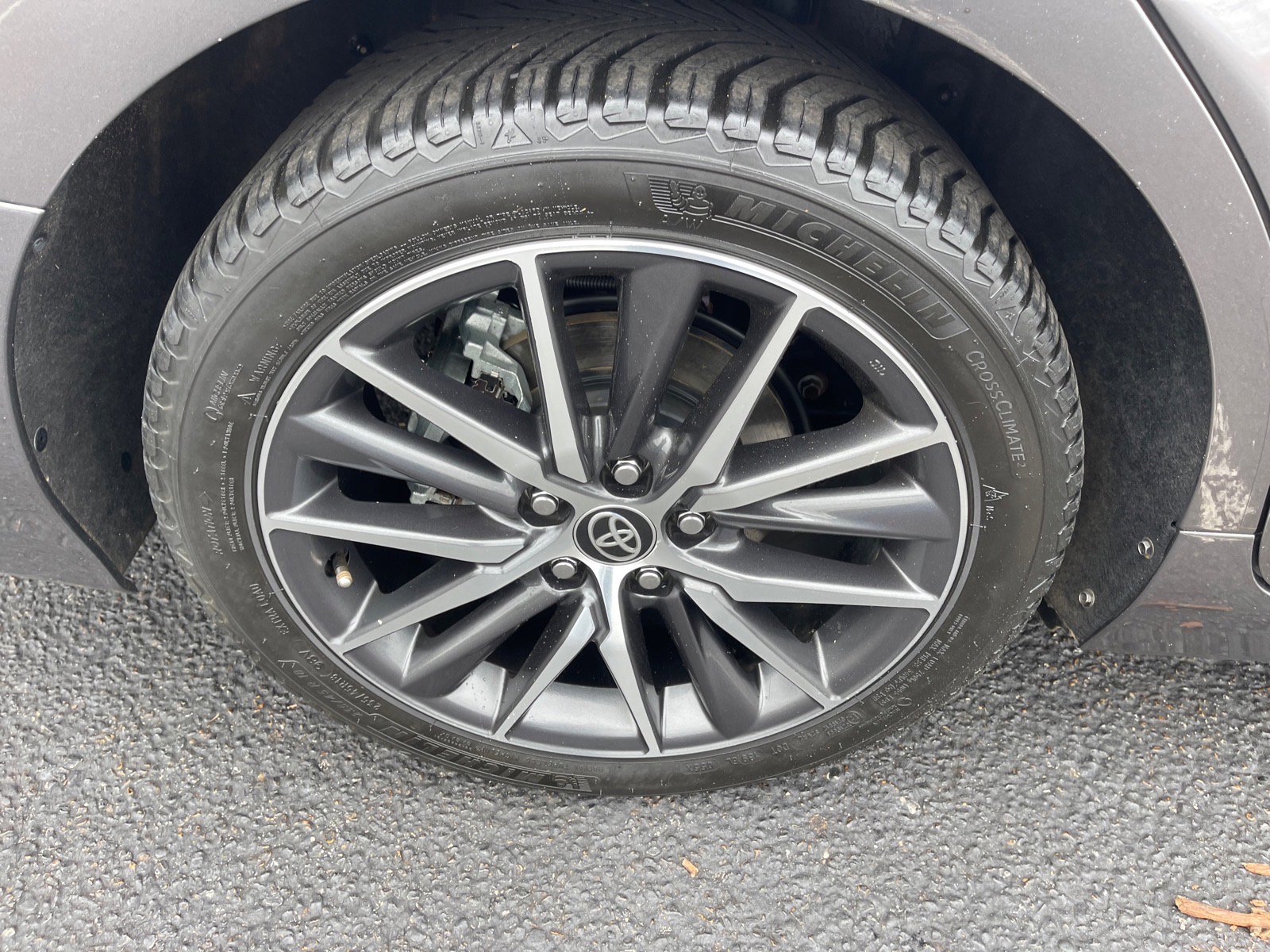 Used 2021 Toyota Camry XLE image 22