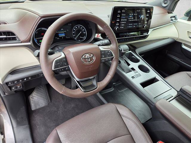 Certified 2024 Toyota Sienna Platinum AWD/4WD image 10