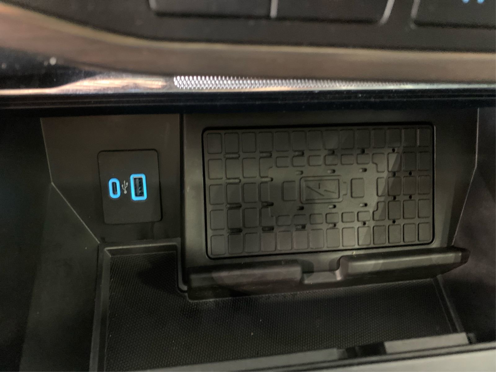 Used 2023 Ford F150 Lightning Lariat w/ Equipment Group 511A High AWD/4WD image 35