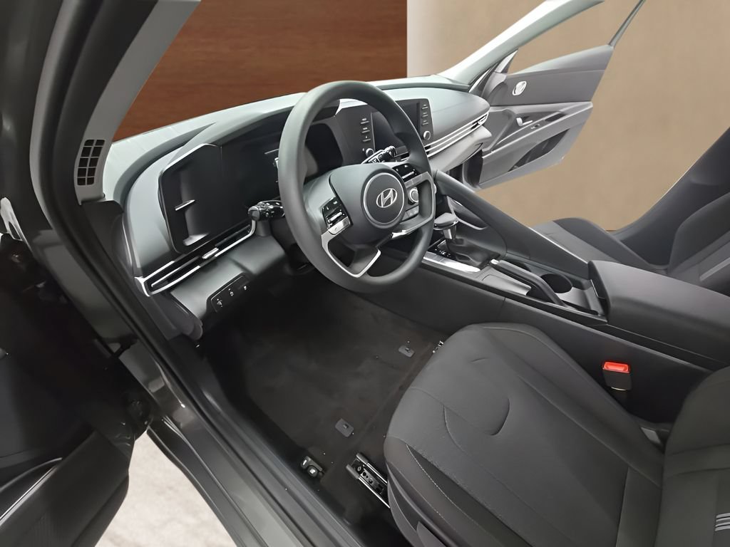 New 2026 Hyundai Elantra SE FWD image 13