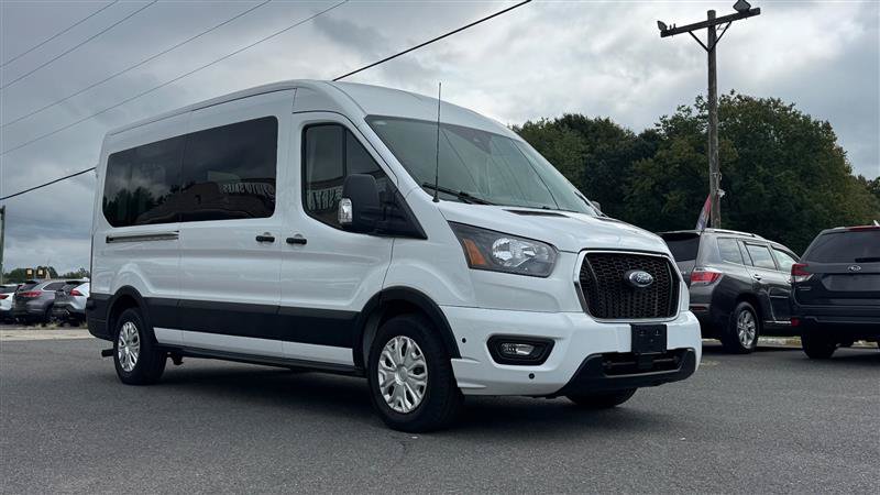 Used 2024 Ford Transit 350 XLT RWD image 4