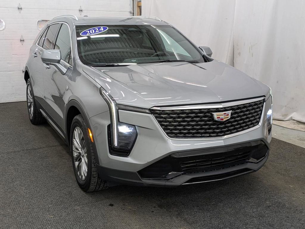 Used 2024 Cadillac XT4 Premium Luxury image 15
