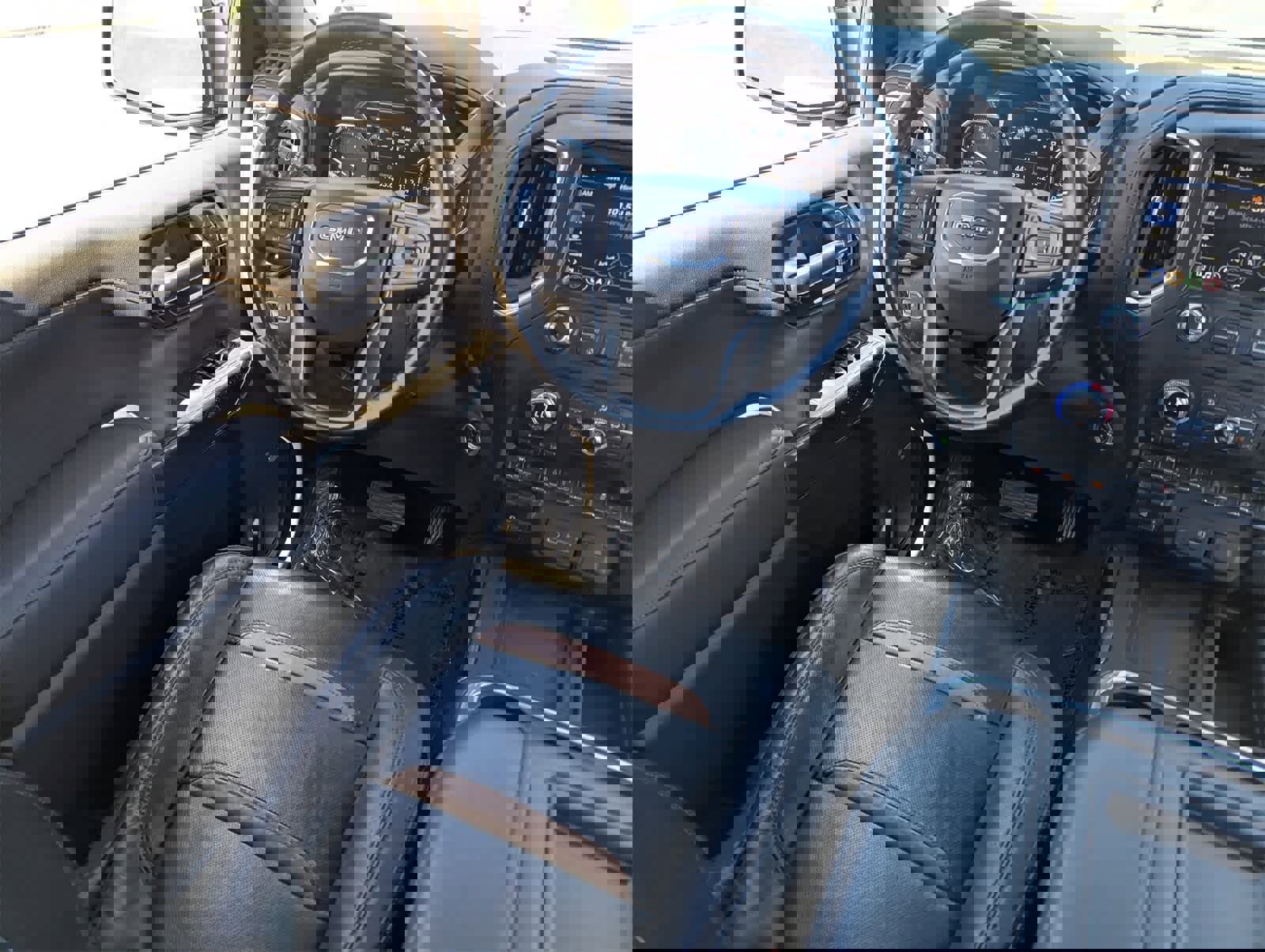 Used 2021 GMC Sierra 1500 AT4 w/ AT4 Premium Package image 16