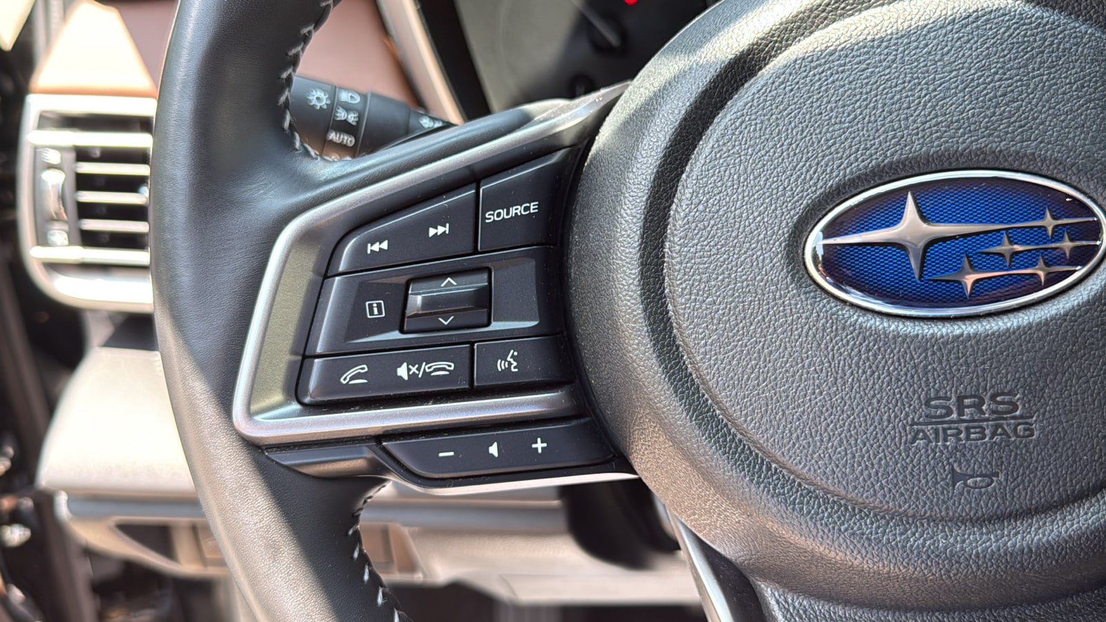 Used 2023 Subaru Outback Touring AWD/4WD image 14
