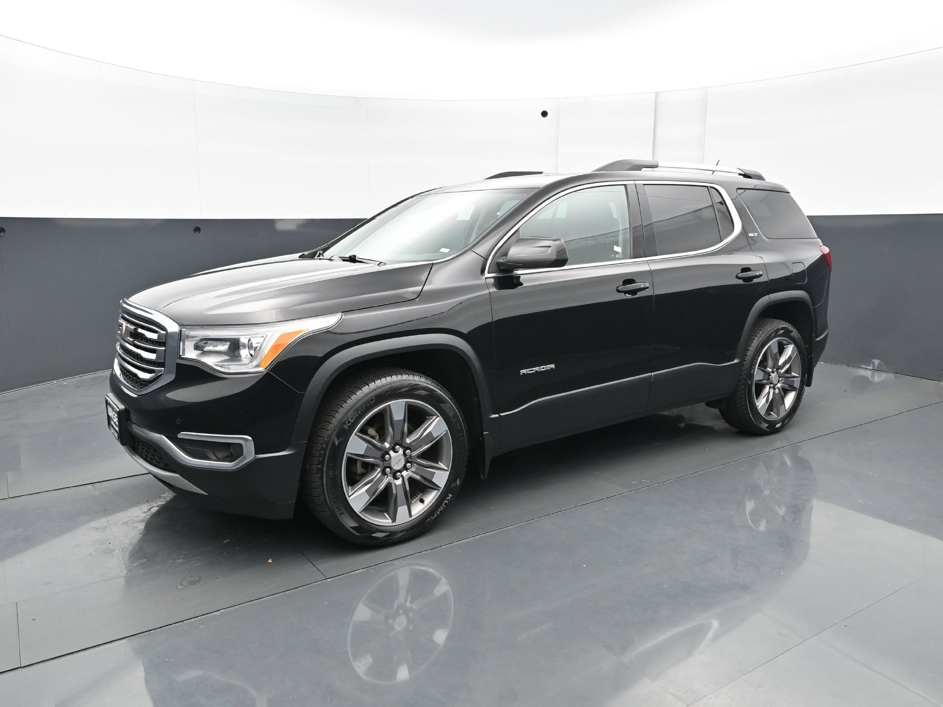 Used 2019 GMC Acadia SLT AWD/4WD image 2