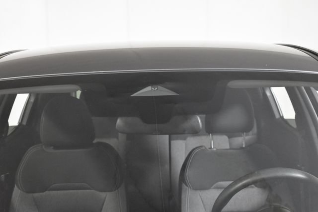 Certified 2025 Nissan Kicks SV AWD/4WD image 34