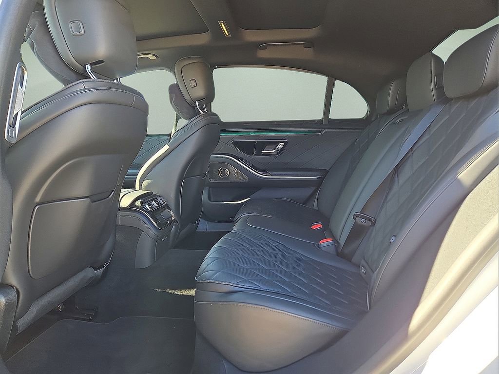 Used 2024 Mercedes-Benz S 580 S 580 image 17