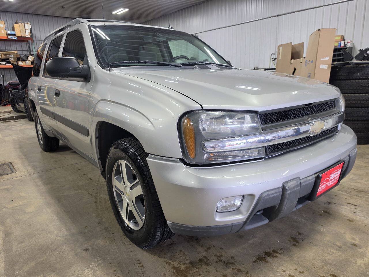 Used 2005 Chevrolet TrailBlazer EXT 4WD w/ LS Preferred Equipment Group image 1