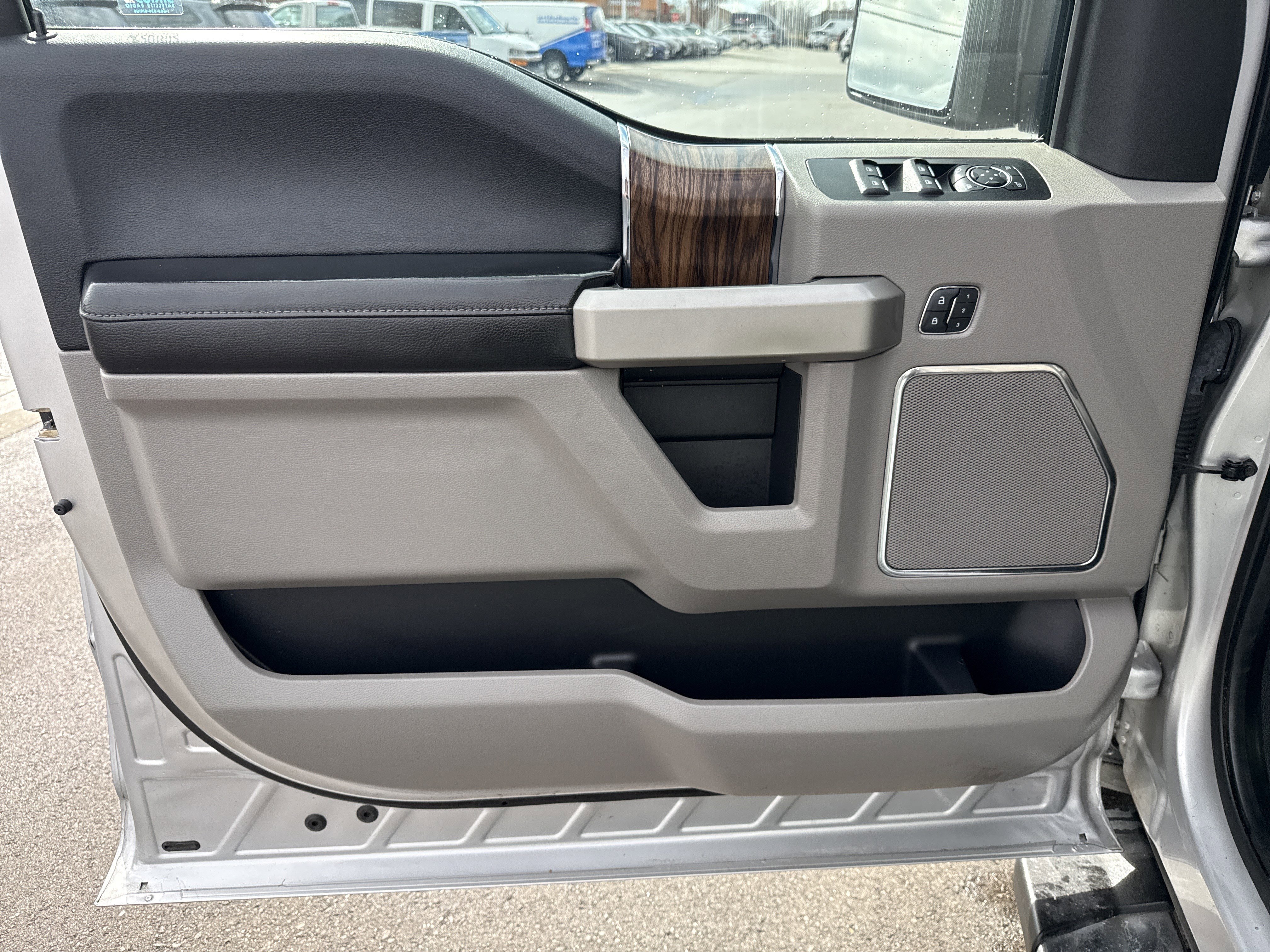 Used 2018 Ford F150 Lariat w/ Equipment Group 501A Mid AWD/4WD image 17