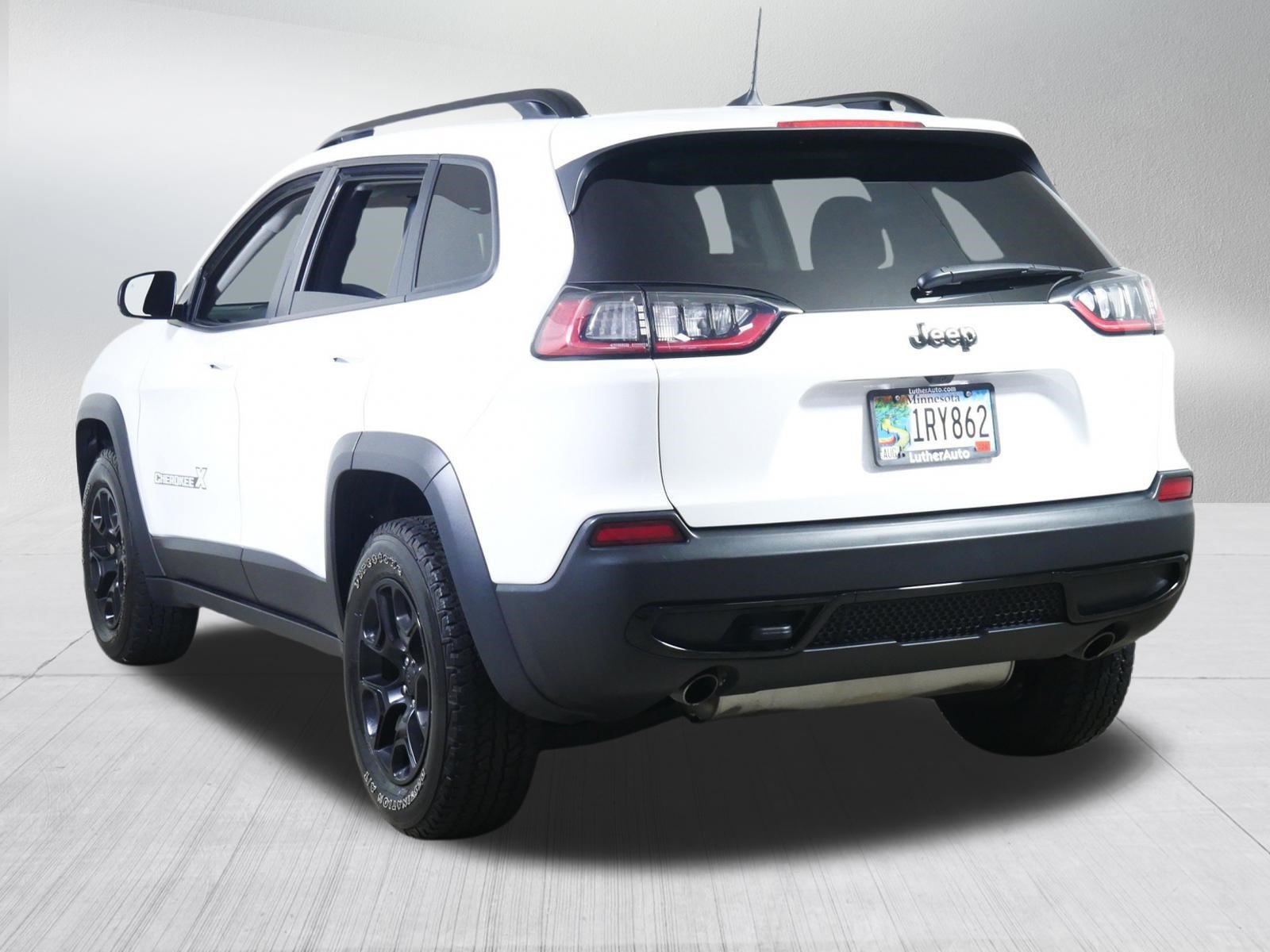 Used 2022 Jeep Cherokee Latitude w/ Sun & Sound Group AWD/4WD image 5