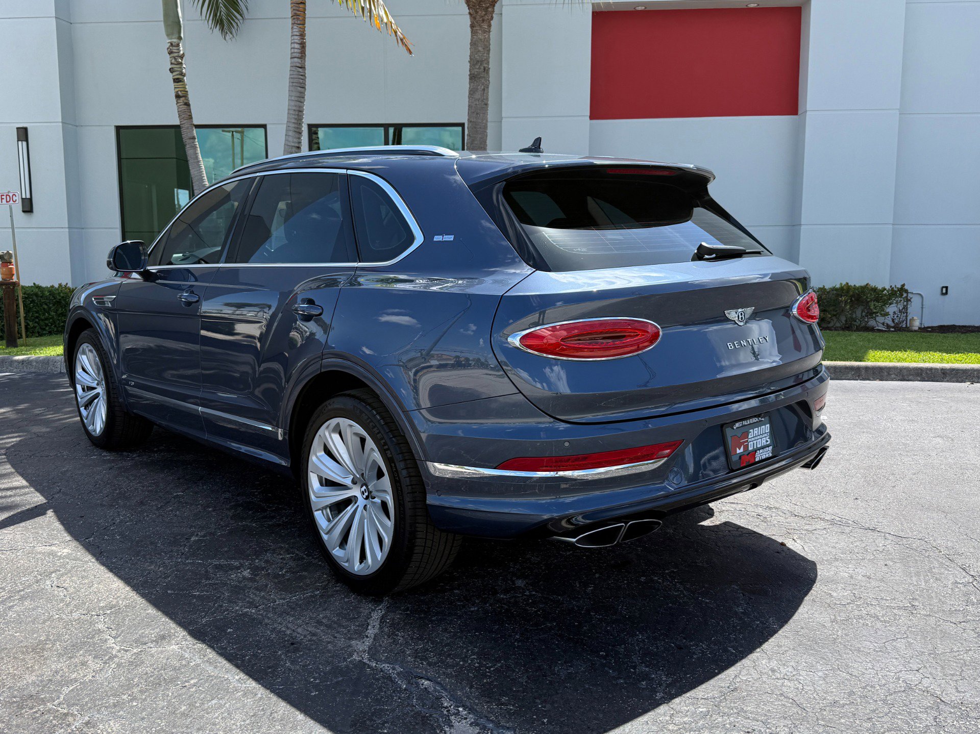 Used 2021 Bentley Bentayga AWD/4WD image 17