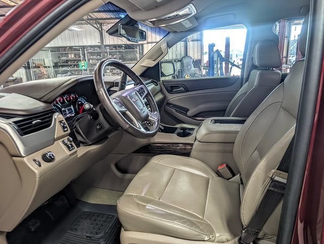 Used 2017 GMC Yukon XL SLT w/ HD Trailering Package RWD image 12