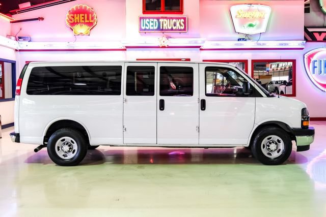 Used 2017 Chevrolet Express 3500 LT w/ LT Preferred Equipment Group RWD image 10