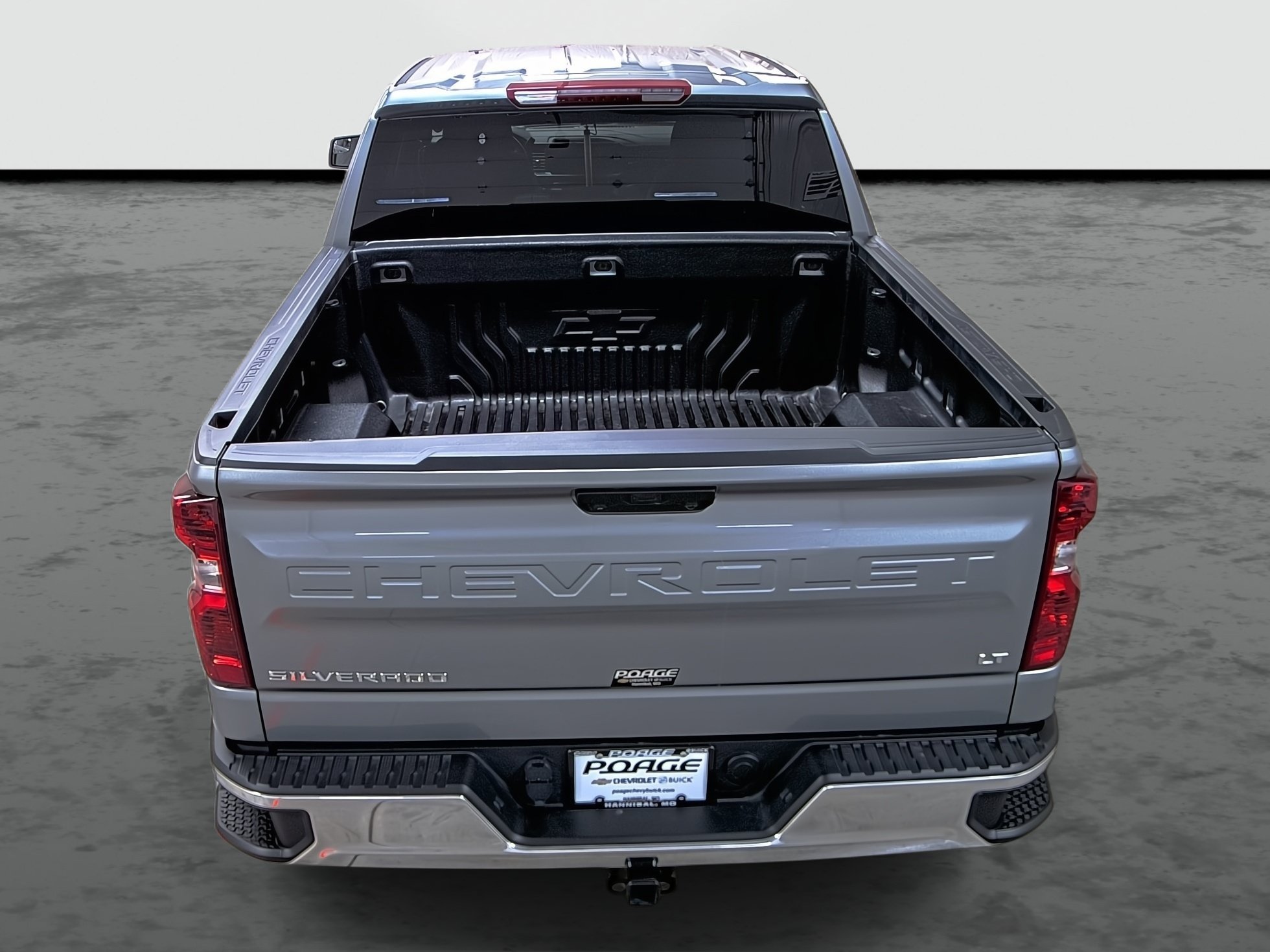 Used 2024 Chevrolet Silverado 1500 LT AWD/4WD image 3