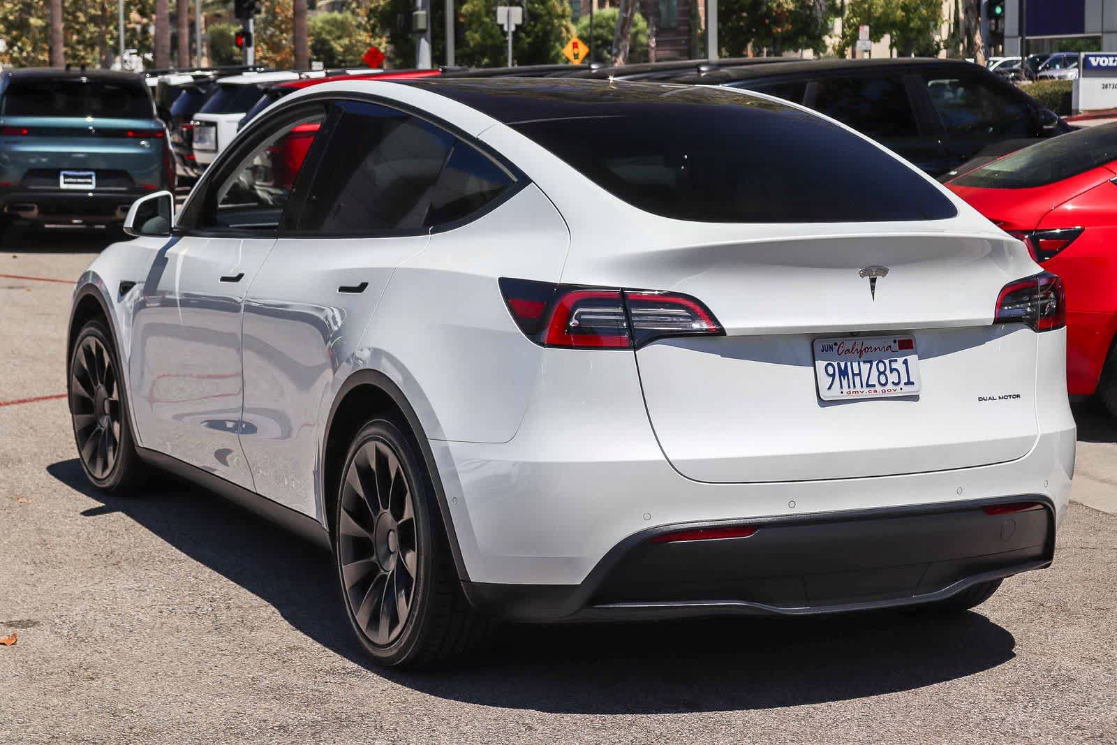 Used 2021 Tesla Model Y Long Range AWD/4WD image 3