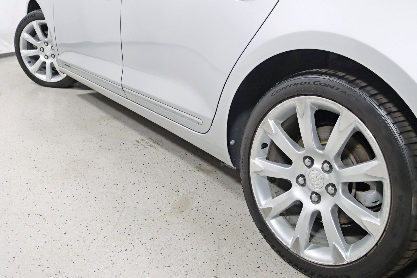 Used 2012 Buick LaCrosse Touring FWD image 13