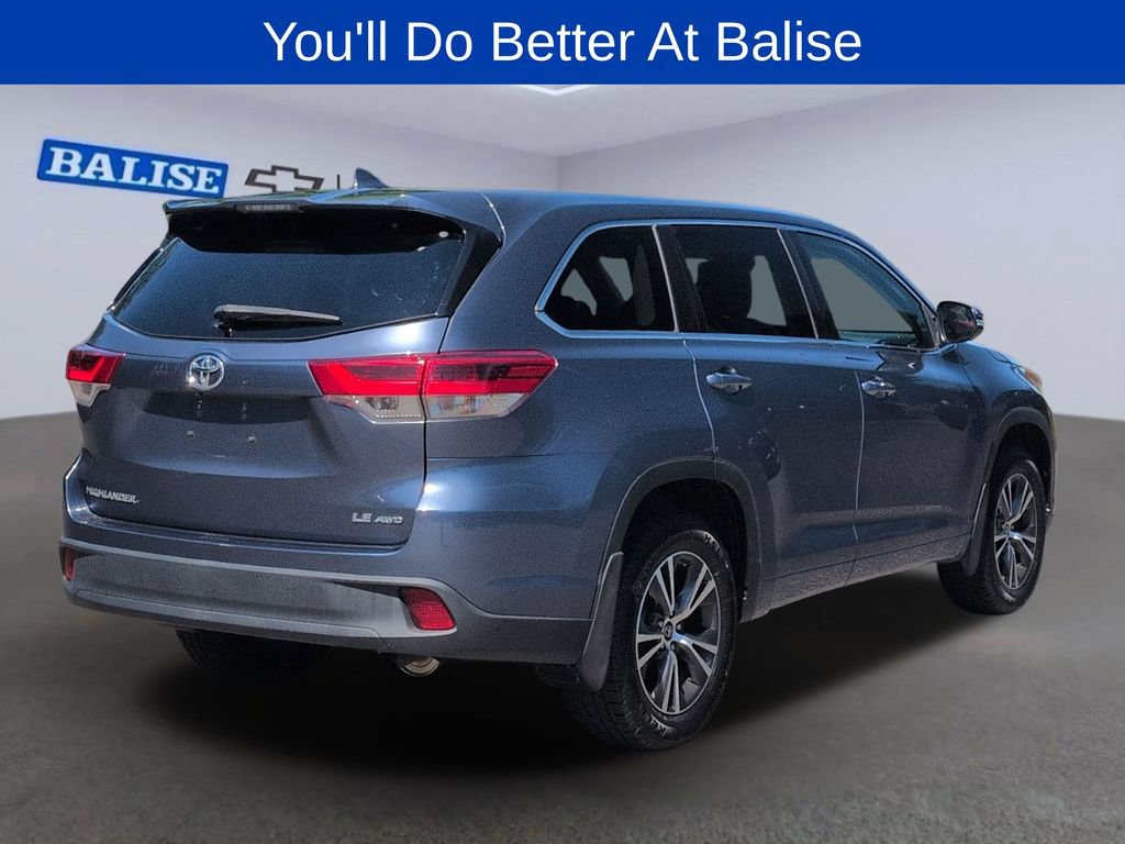 Used 2017 Toyota Highlander Plus AWD/4WD image 3
