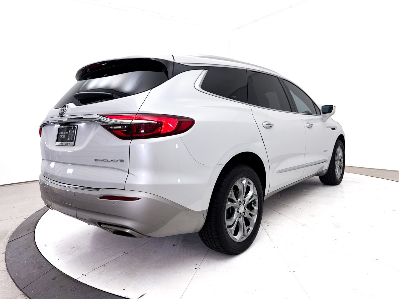 Used 2019 Buick Enclave Avenir w/ Avenir Technology Package FWD image 19