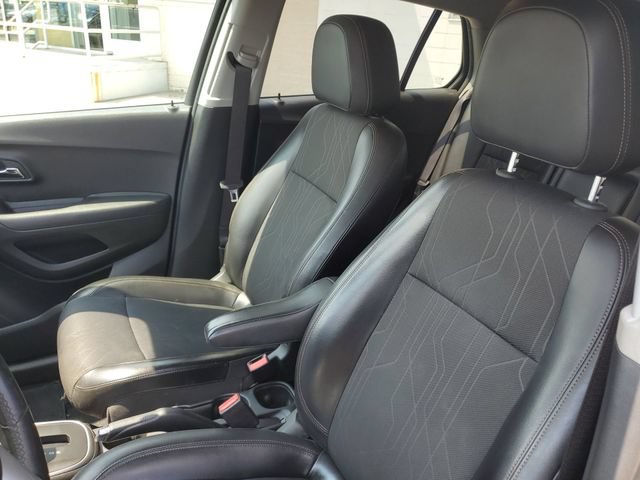 Used 2018 Chevrolet Trax LT w/ LT Convenience Package FWD image 18