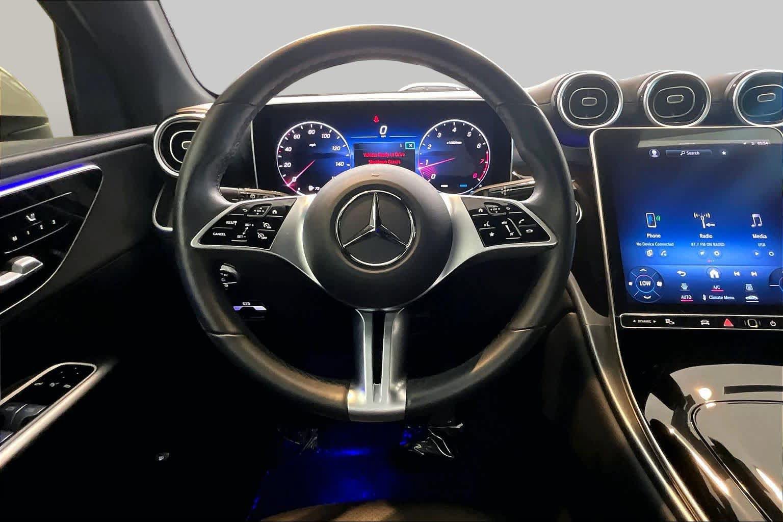 Used 2024 Mercedes-Benz GLC 300 4MATIC image 6
