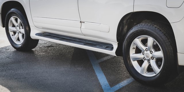 Used 2013 Lexus GX 460 image 25