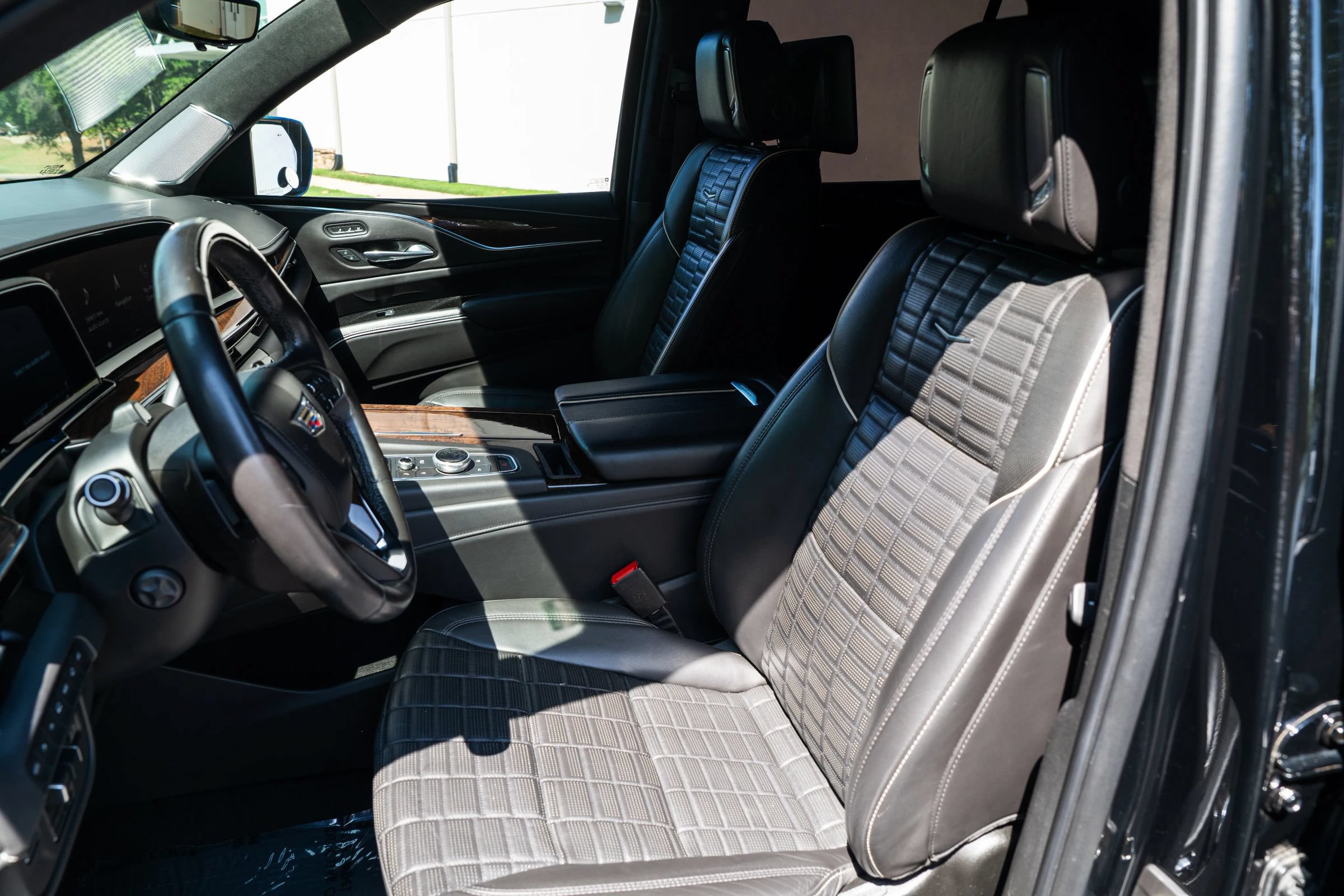 Used 2022 Cadillac Escalade Sport Platinum AWD/4WD image 18