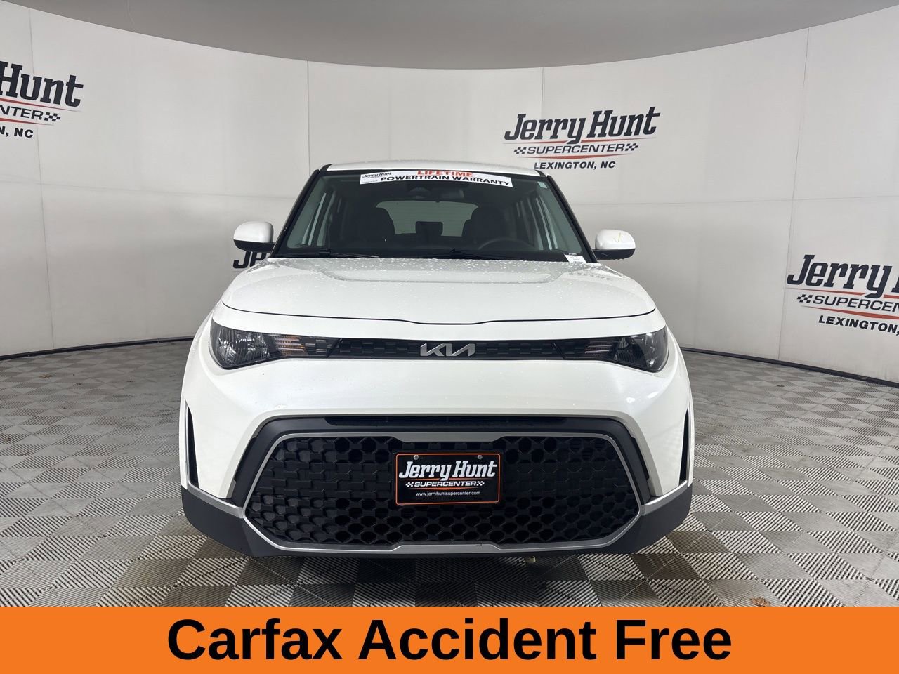 Used 2025 Kia Soul LX image 3