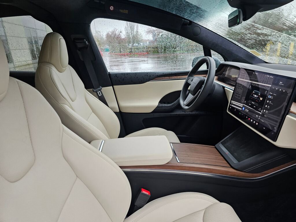 Used 2024 Tesla Model X Long Range image 11