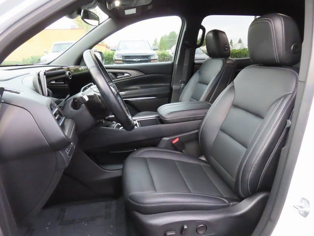 Used 2025 Chevrolet Traverse LT AWD/4WD image 14