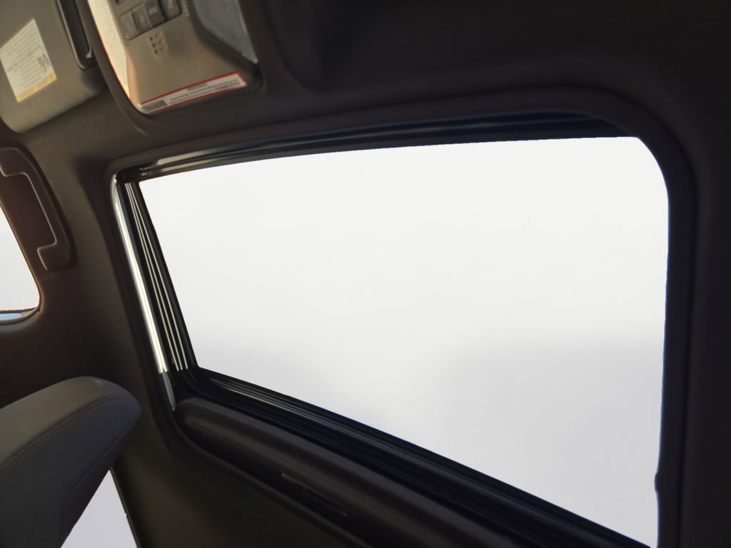 Used 2021 Toyota RAV4 SE w/ Weather & Moonroof Package AWD/4WD image 19