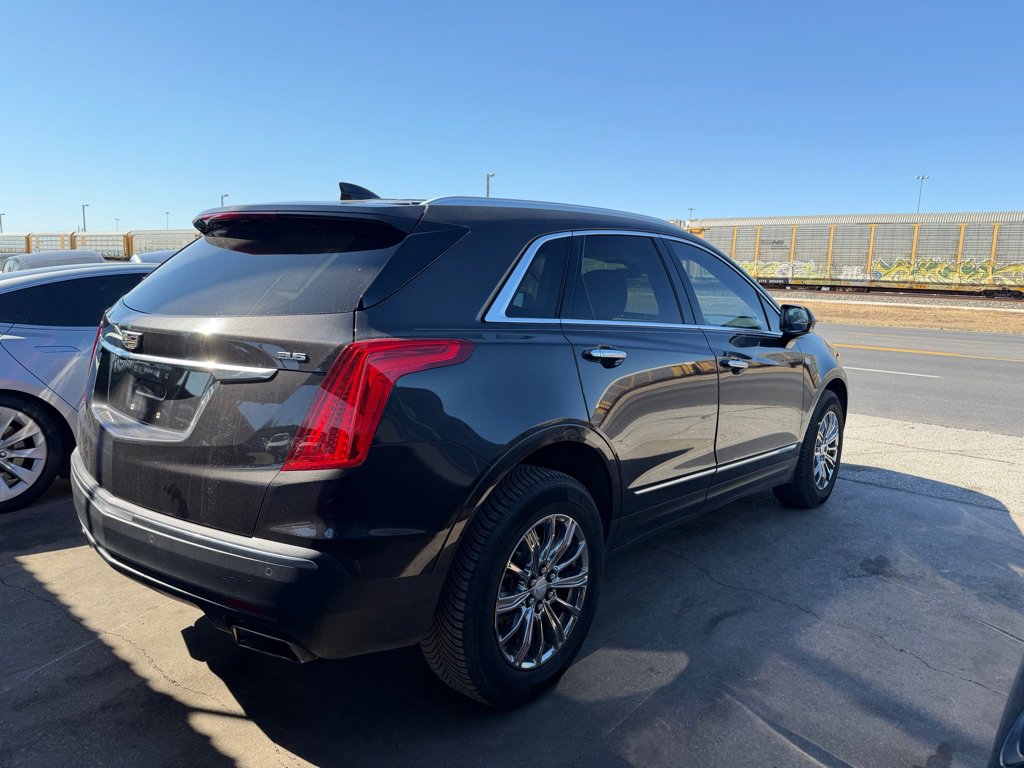 Used 2018 Cadillac XT5 Luxury w/ Driver Awareness Package FWD image 13