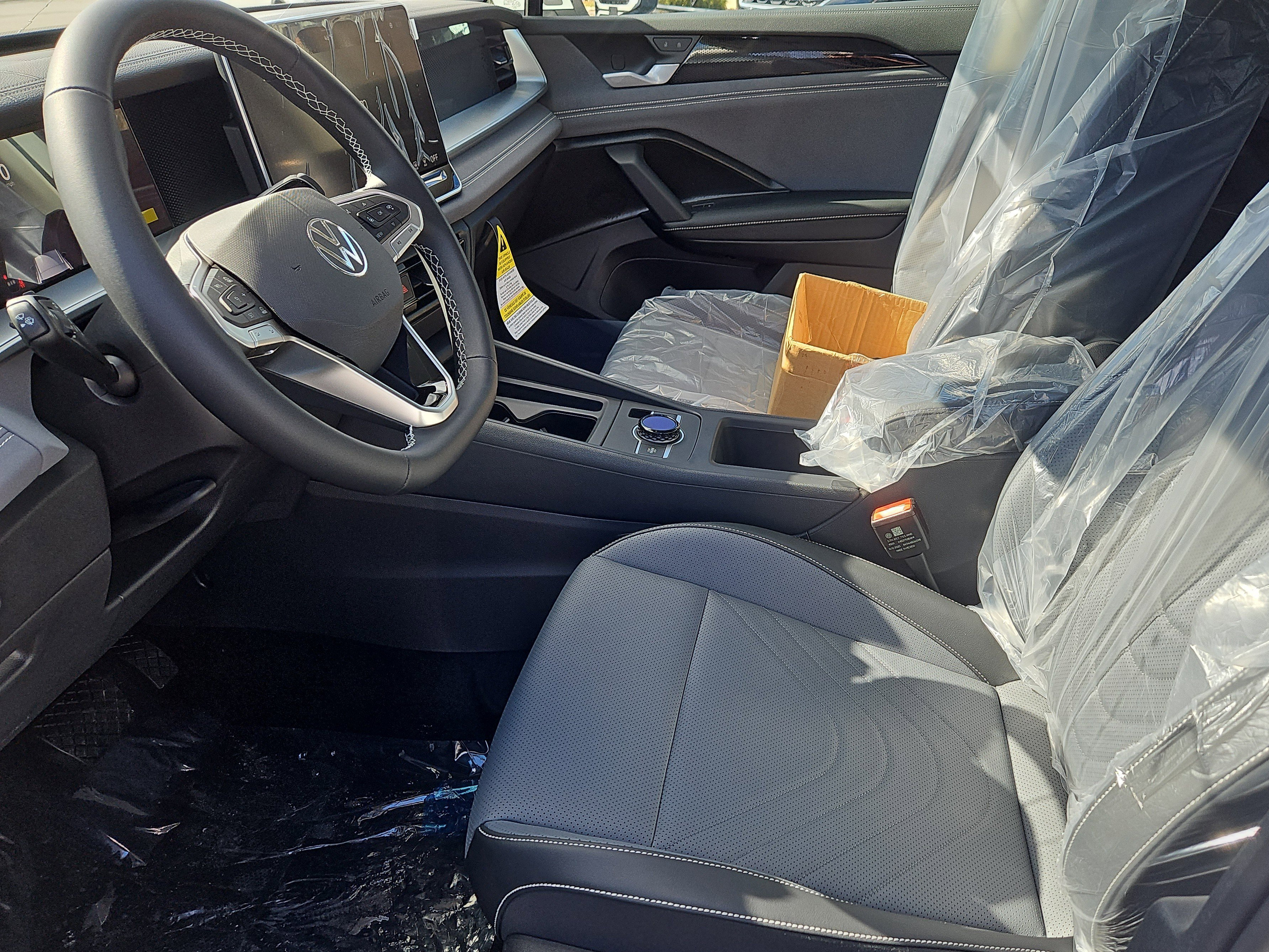 New 2026 Volkswagen Tiguan SE image 16