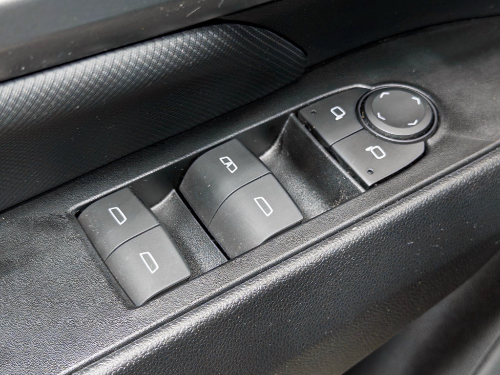 Used 2024 Chevrolet Equinox EV RS w/ Active Safety Package 3 FWD image 8