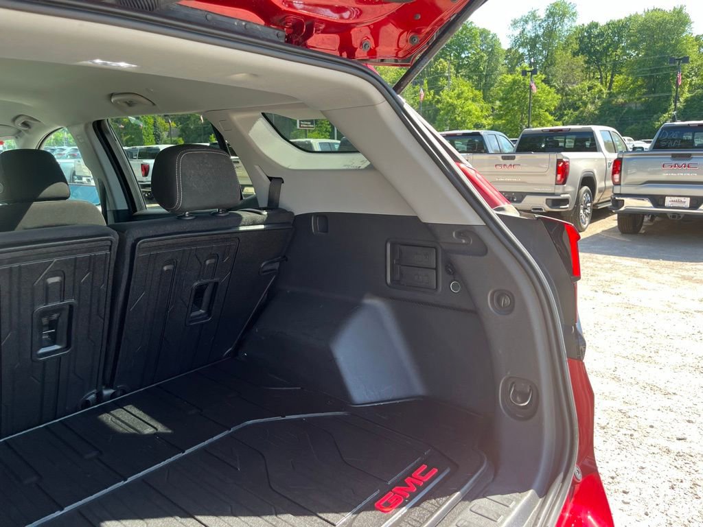 Used 2023 GMC Terrain SLE w/ Driver Convenience Package AWD/4WD image 13