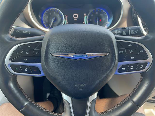 Used 2018 Chrysler Pacifica Touring-L Plus w/ Advanced Safetytec Group FWD image 20