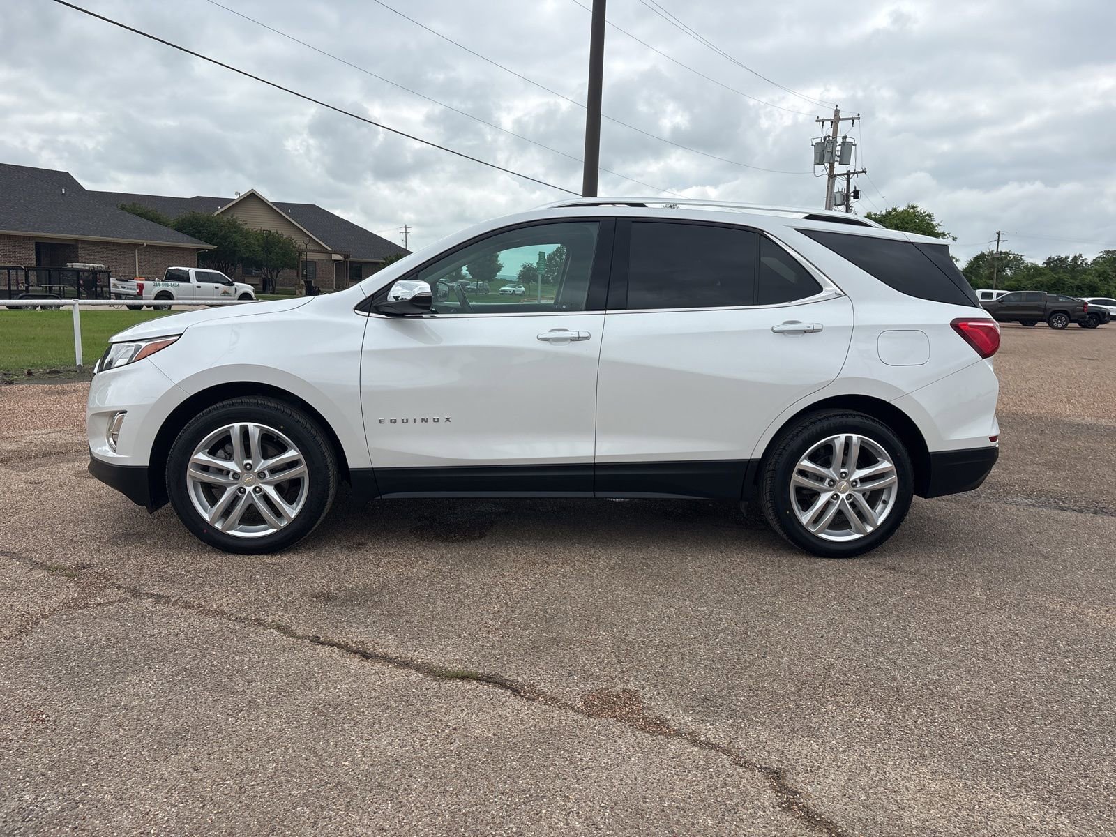 Used 2019 Chevrolet Equinox Premier image 2